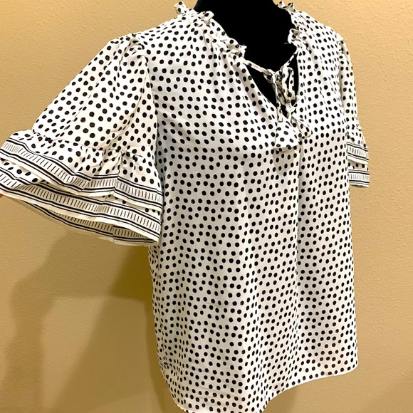 👚 Max Studio Polka-dot Blouse 👚 - Picture 5 of 8